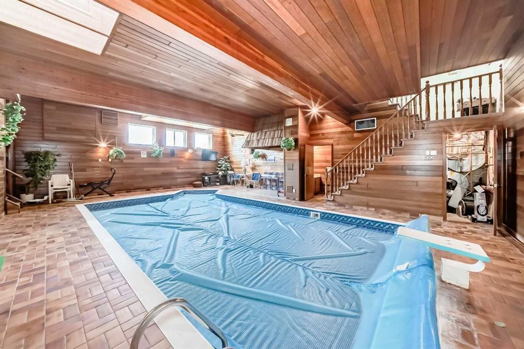 156 Edgehill Close Nw, Calgary, AB