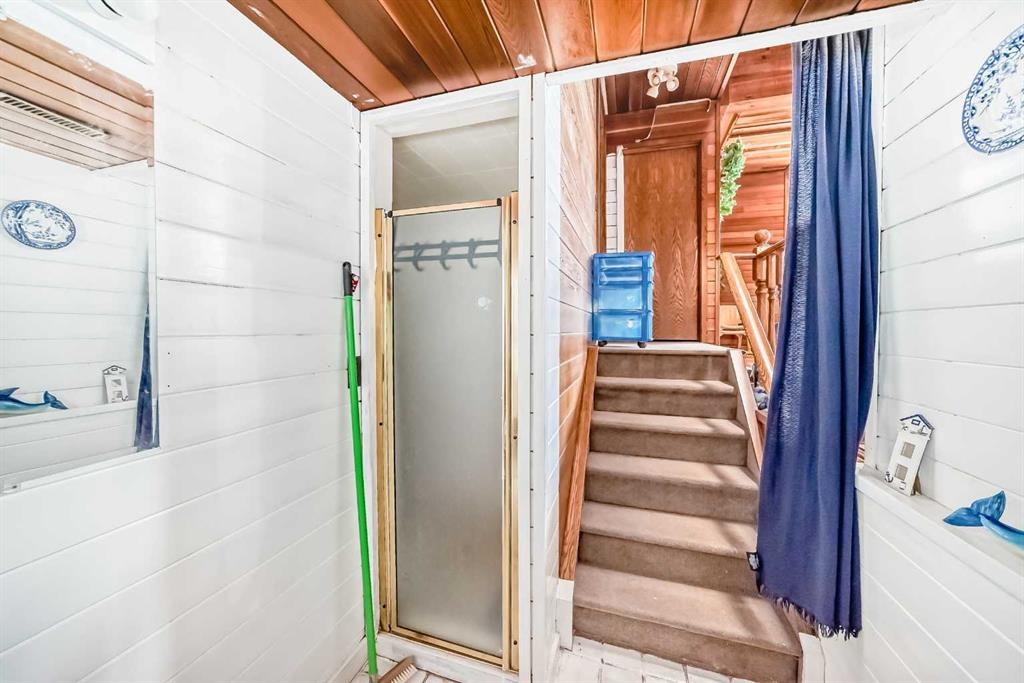 156 Edgehill Close Nw, Calgary, AB