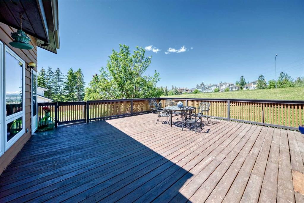 156 Edgehill Close Nw, Calgary, AB