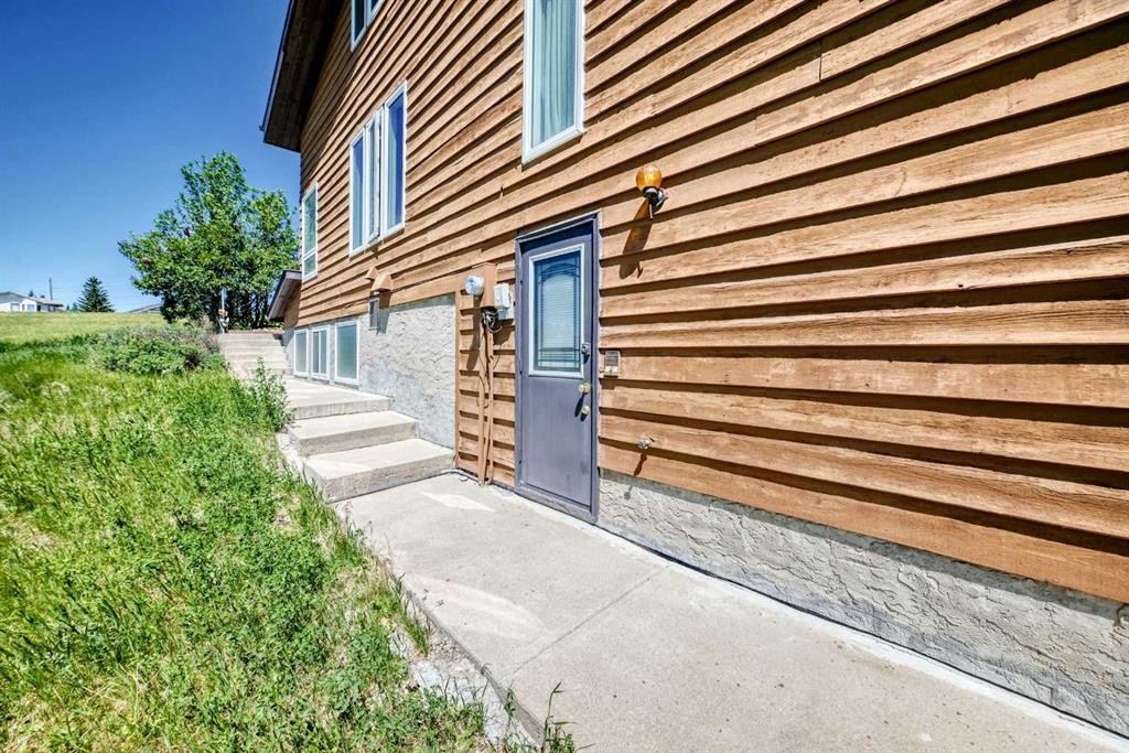 156 Edgehill Close Nw, Calgary, AB