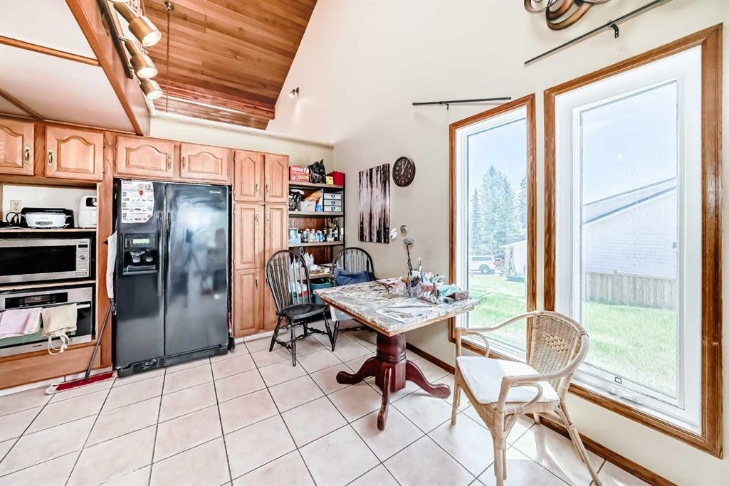 156 Edgehill Close Nw, Calgary, AB