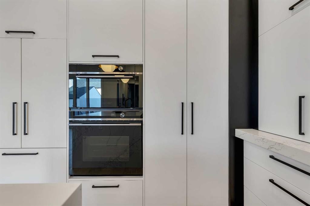 342 Normandy Drive Sw, Calgary, AB - Indoor