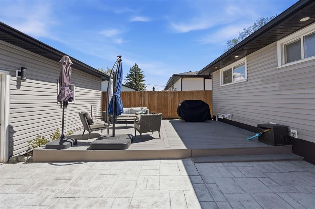 87 Armstrong Crescent Se, Calgary, AB - Outdoor With Deck Patio Veranda With Exterior