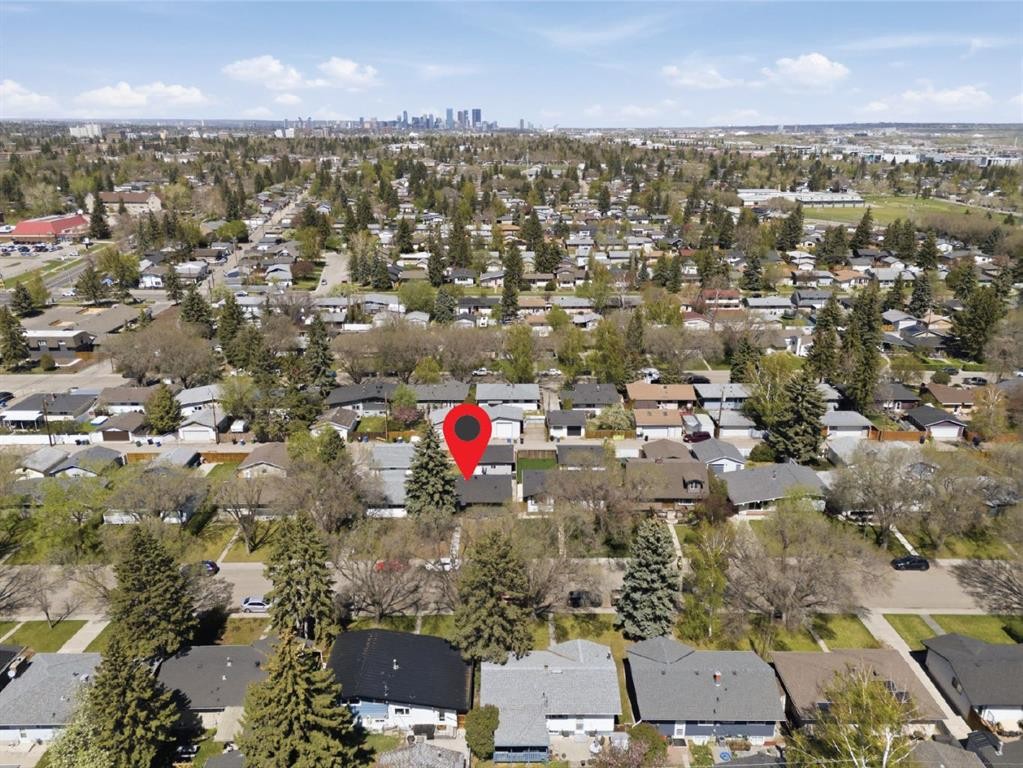 87 Armstrong Crescent Se, Calgary, AB - Outdoor With View