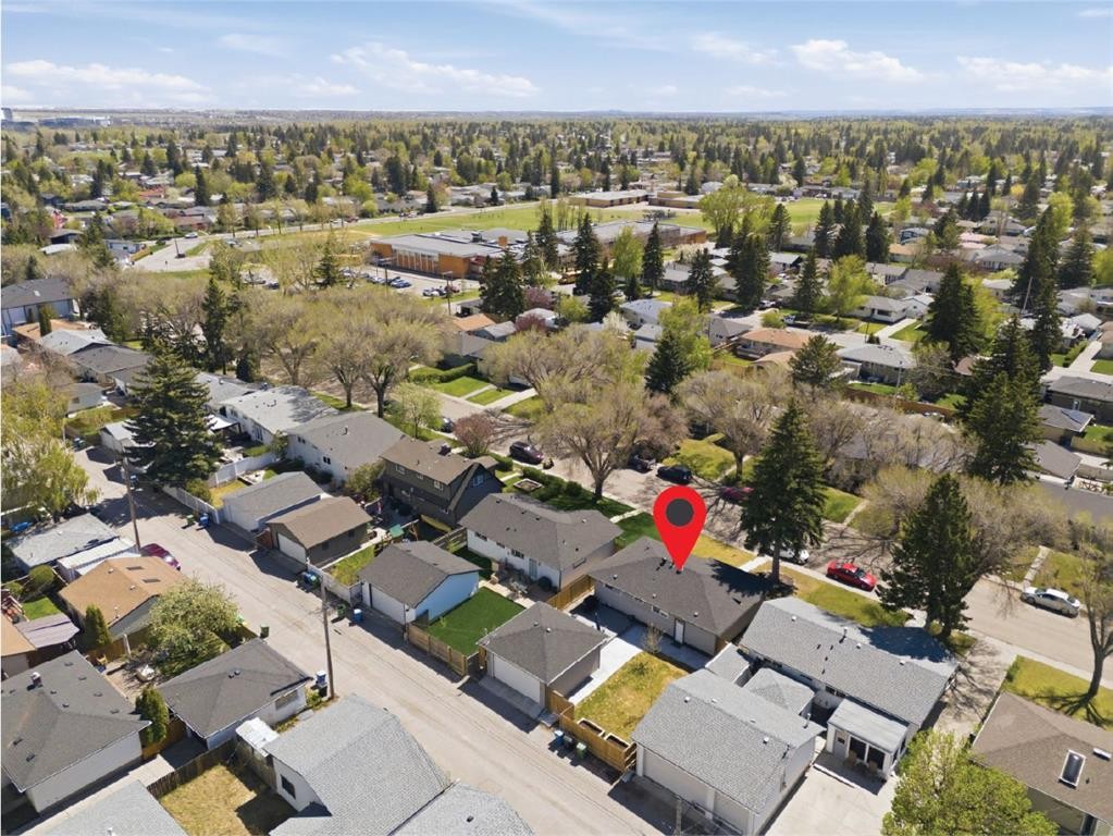 87 Armstrong Crescent Se, Calgary, AB - Outdoor With View