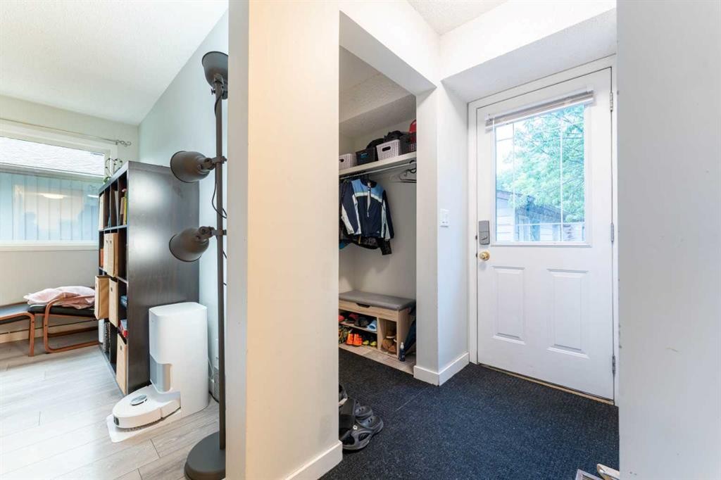 332 Deer Run Crescent Se, Calgary, AB