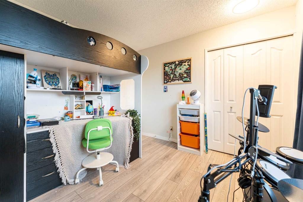 332 Deer Run Crescent Se, Calgary, AB