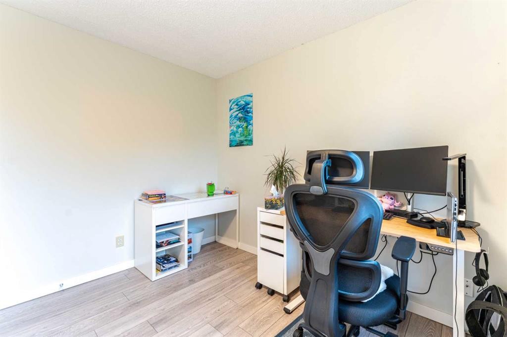 332 Deer Run Crescent Se, Calgary, AB
