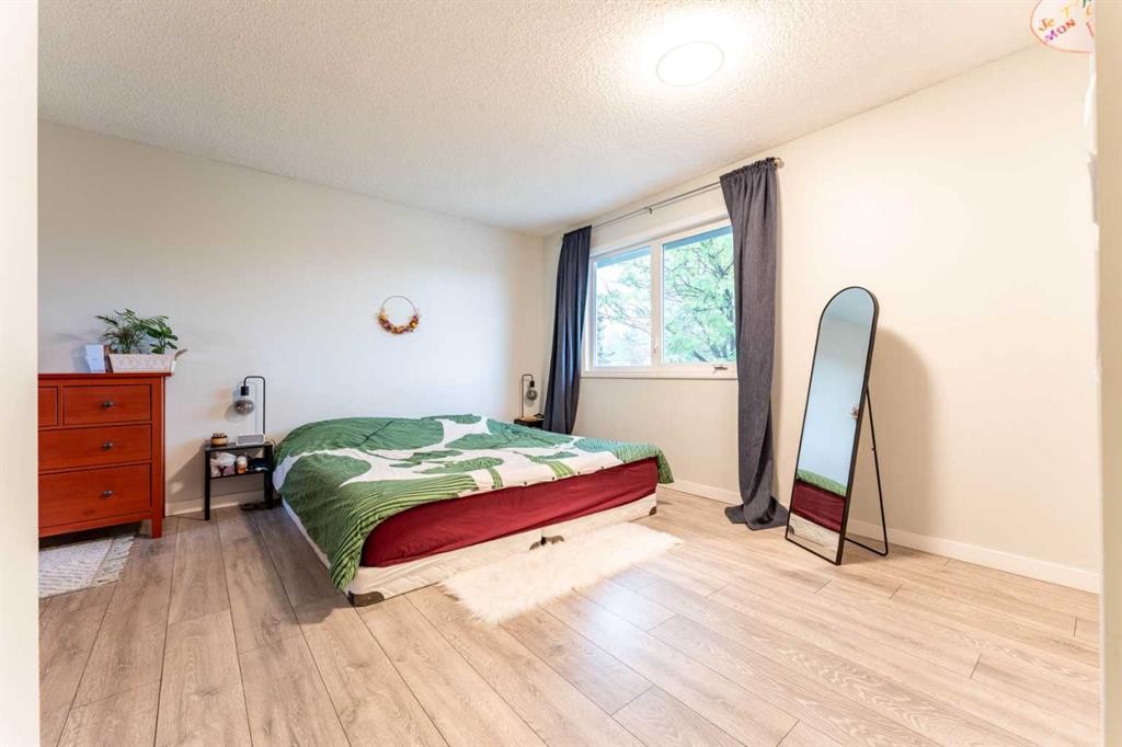 332 Deer Run Crescent Se, Calgary, AB