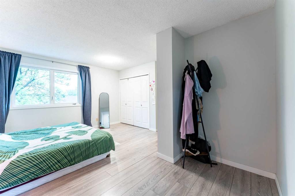 332 Deer Run Crescent Se, Calgary, AB