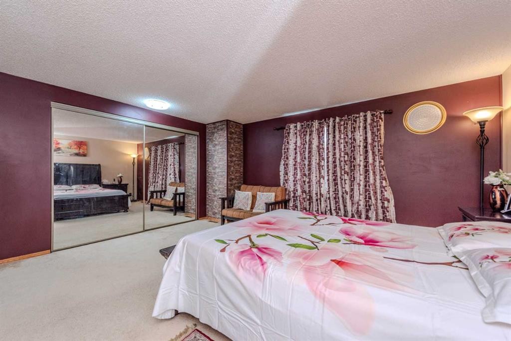 78 Queen Anne Close Se, Calgary, AB