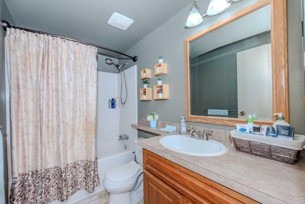 78 Queen Anne Close Se, Calgary, AB