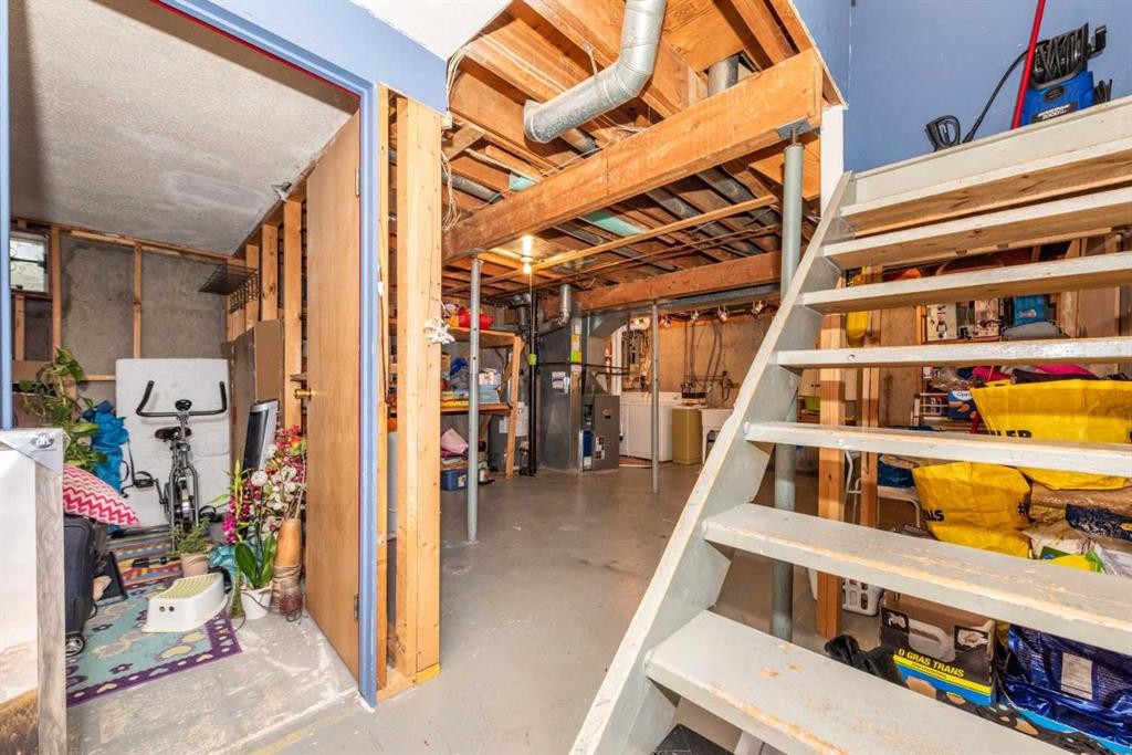 78 Queen Anne Close Se, Calgary, AB