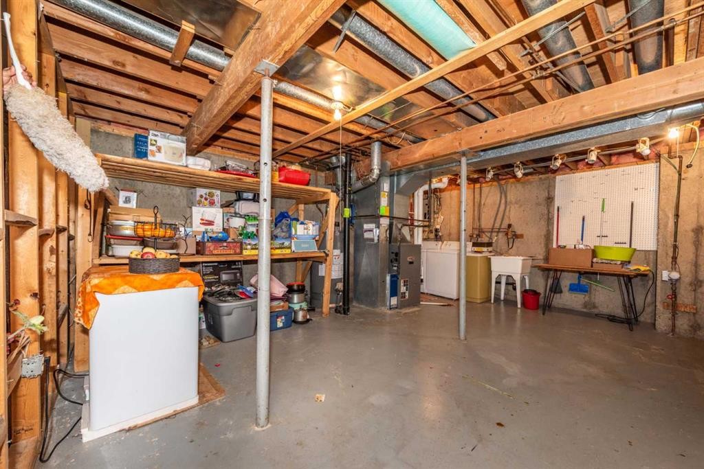 78 Queen Anne Close Se, Calgary, AB