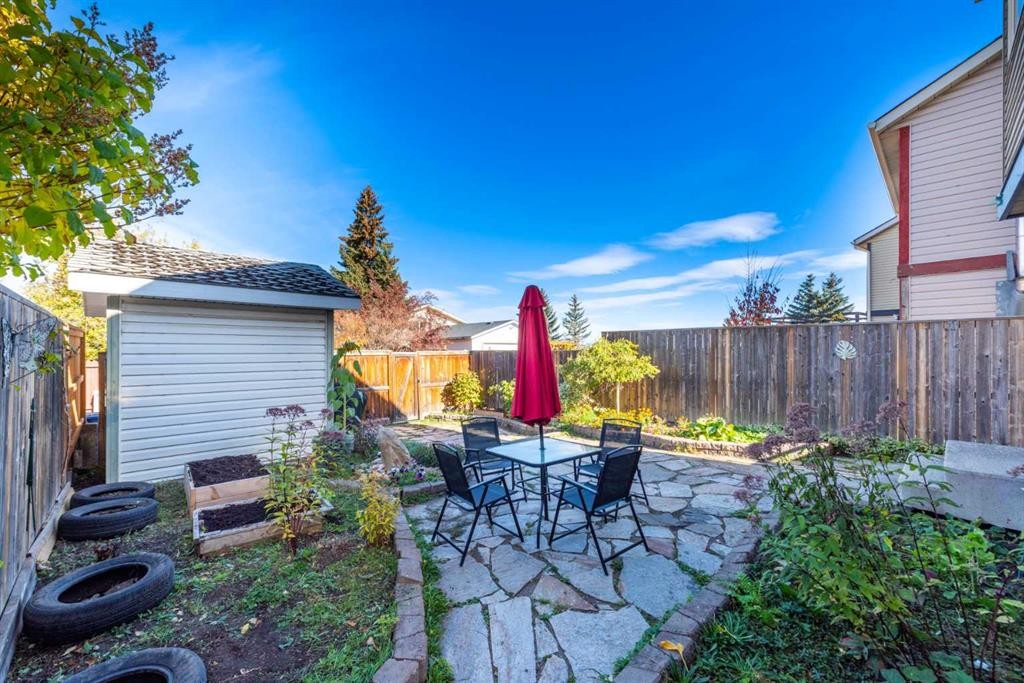 78 Queen Anne Close Se, Calgary, AB