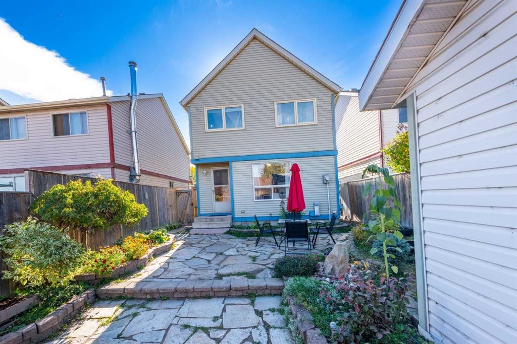78 Queen Anne Close Se, Calgary, AB