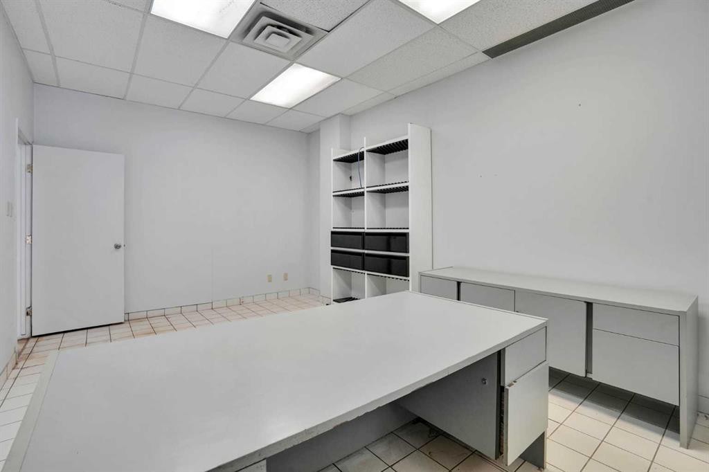 123 Any Avenue Sw, Calgary, AB