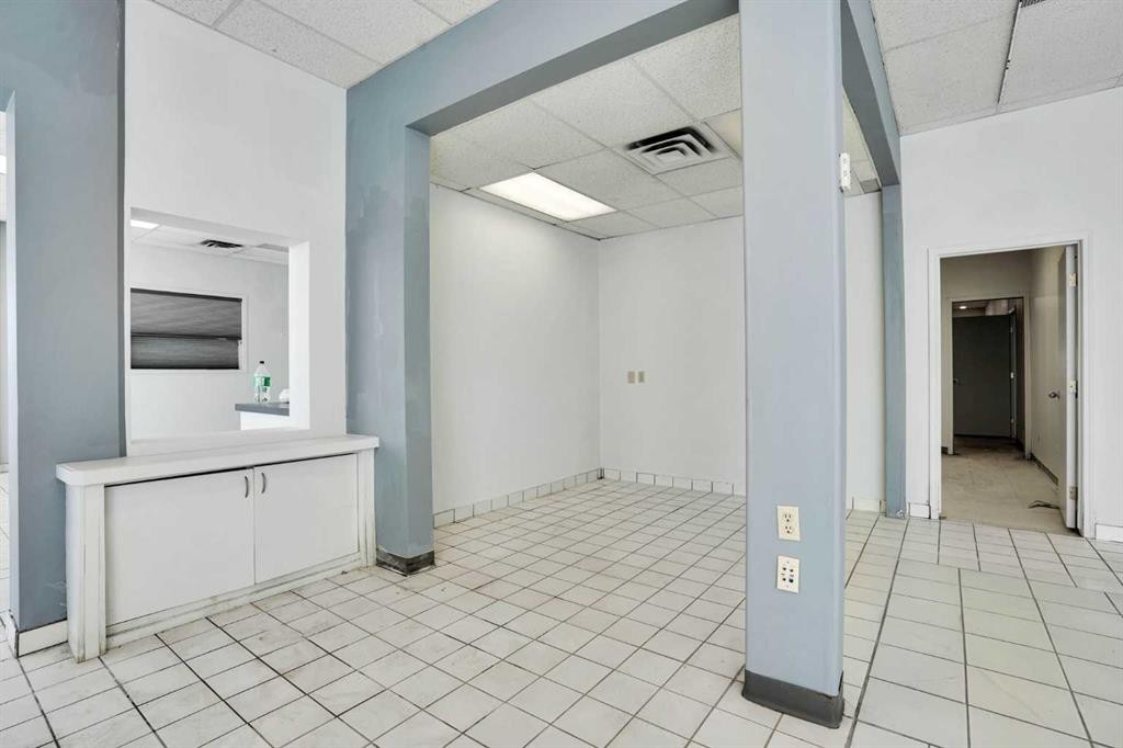 123 Any Avenue Sw, Calgary, AB