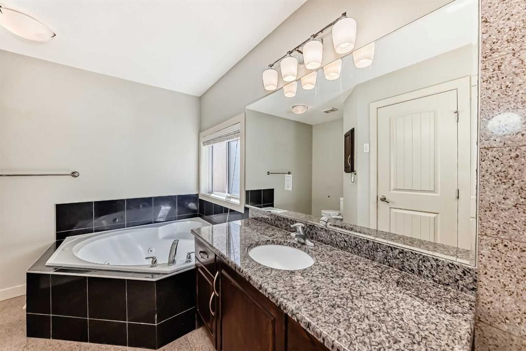 108 Sherwood Common Nw, Calgary, AB