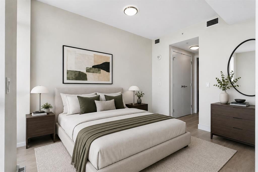 1712-222 Riverfront Avenue Sw, Calgary, AB - Indoor Photo Showing Bedroom