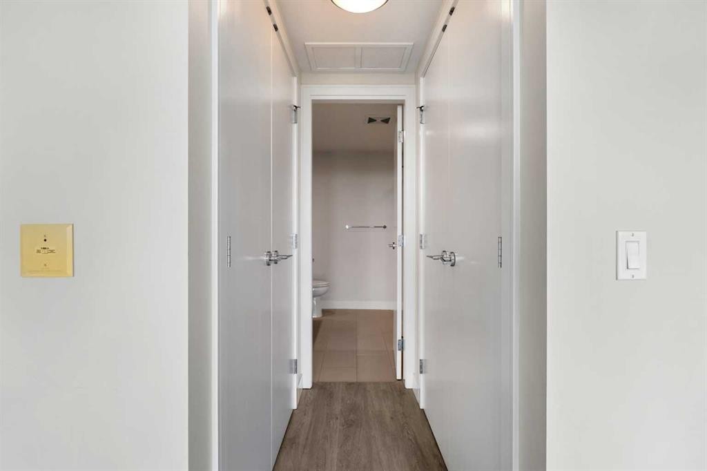 1712-222 Riverfront Avenue Sw, Calgary, AB - Indoor Photo Showing Other Room