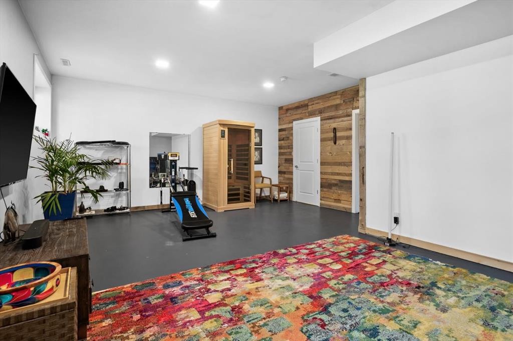 58 Crestbrook Drive Sw, Calgary, AB