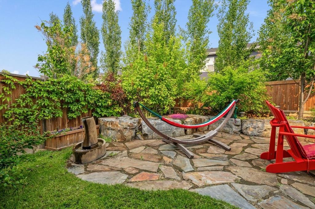 58 Crestbrook Drive Sw, Calgary, AB