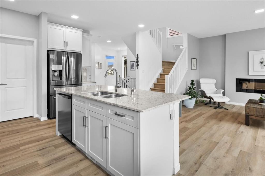58 Crestbrook Drive Sw, Calgary, AB