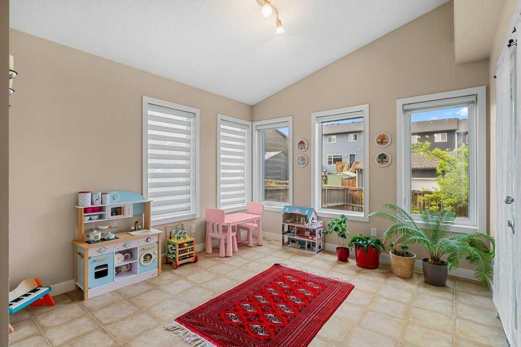 140 Panamount Circle Nw, Calgary, AB - Indoor