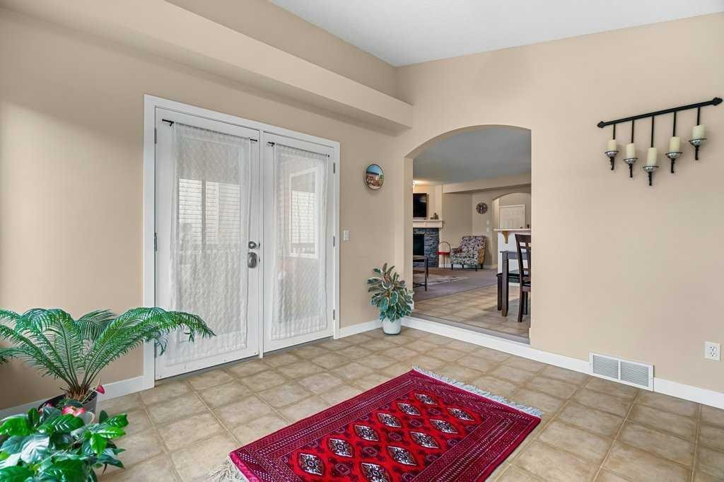 140 Panamount Circle Nw, Calgary, AB - Indoor Photo Showing Other Room