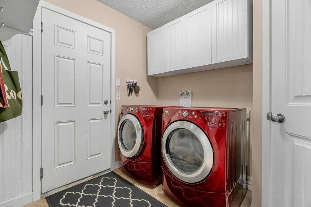 140 Panamount Circle Nw, Calgary, AB - Indoor Photo Showing Laundry Room