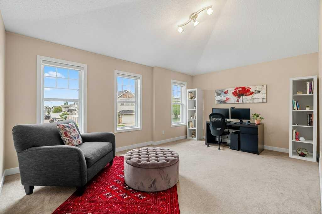 140 Panamount Circle Nw, Calgary, AB - Indoor Photo Showing Living Room