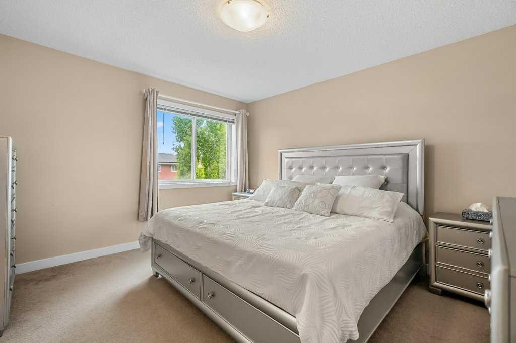 140 Panamount Circle Nw, Calgary, AB - Indoor Photo Showing Bedroom