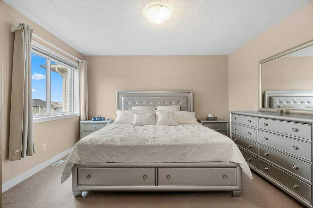 140 Panamount Circle Nw, Calgary, AB - Indoor Photo Showing Bedroom