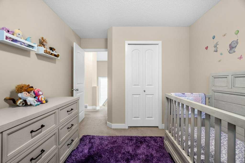 140 Panamount Circle Nw, Calgary, AB - Indoor Photo Showing Bedroom