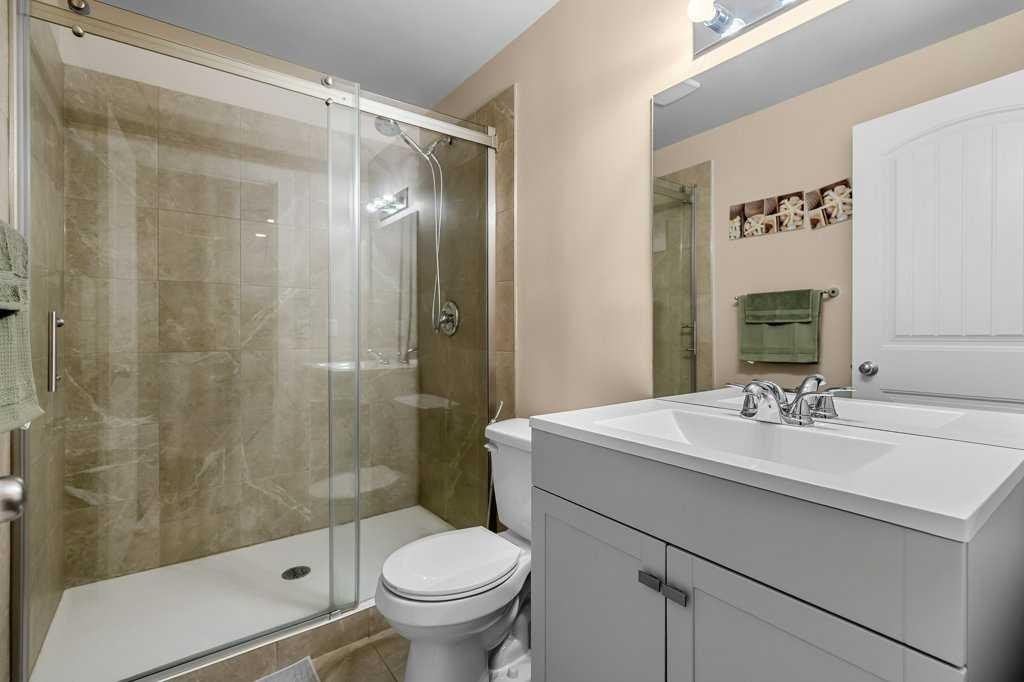 140 Panamount Circle Nw, Calgary, AB - Indoor Photo Showing Bathroom