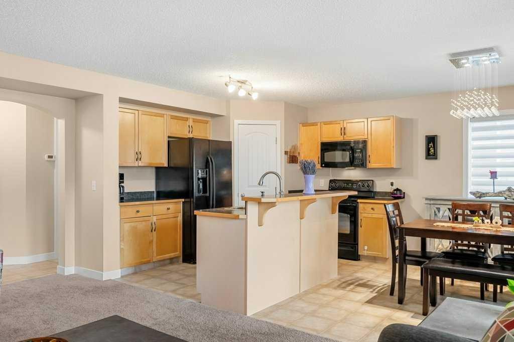 140 Panamount Circle Nw, Calgary, AB - Indoor Photo Showing Kitchen