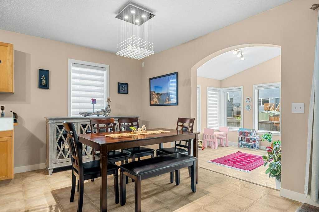 140 Panamount Circle Nw, Calgary, AB - Indoor Photo Showing Dining Room