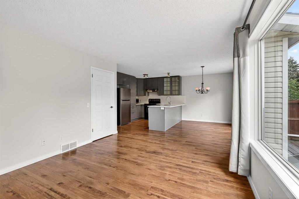 98 River Rock Crescent Se, Calgary, AB