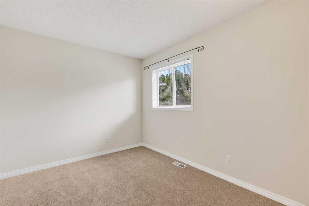 98 River Rock Crescent Se, Calgary, AB