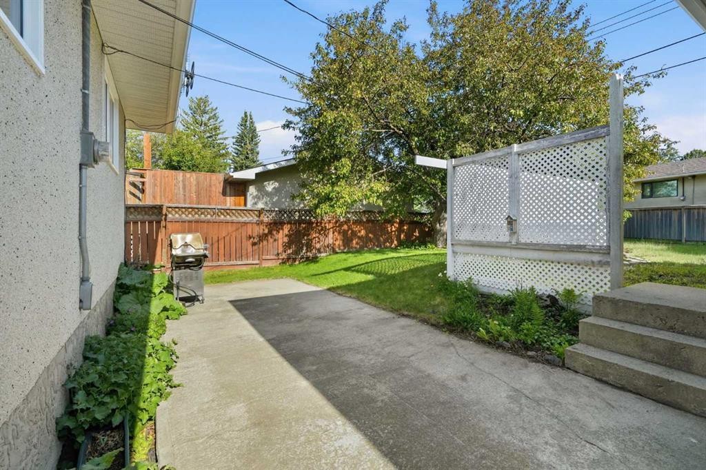 6119 Blackthorn Crescent Ne, Calgary, AB