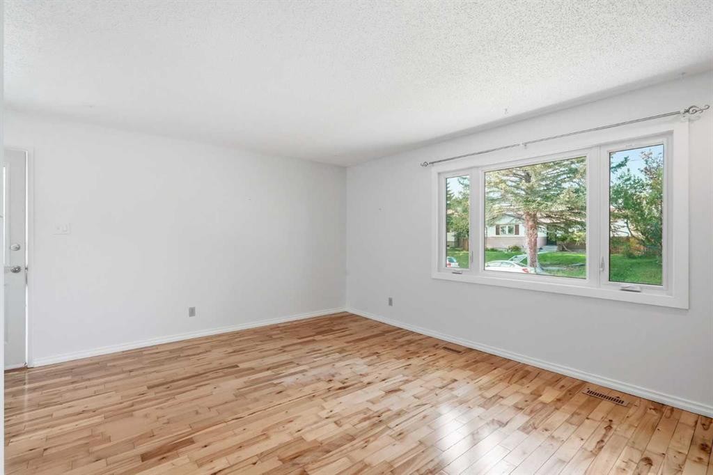 6119 Blackthorn Crescent Ne, Calgary, AB