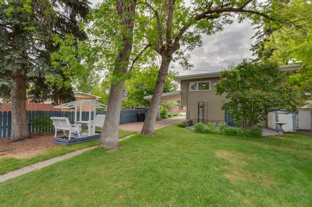 4823 Brisebois Drive Nw, Calgary, AB