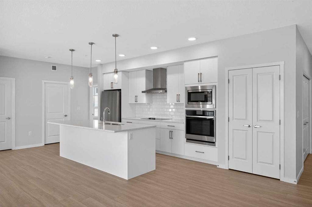 2403-33 Carringham Gate Nw, Calgary, AB
