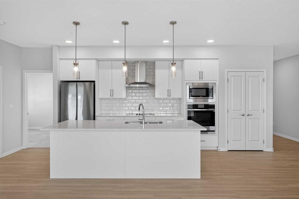 2403-33 Carringham Gate Nw, Calgary, AB