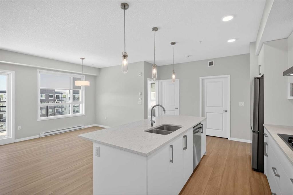 2403-33 Carringham Gate Nw, Calgary, AB