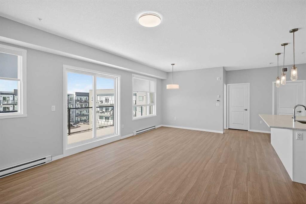 2403-33 Carringham Gate Nw, Calgary, AB