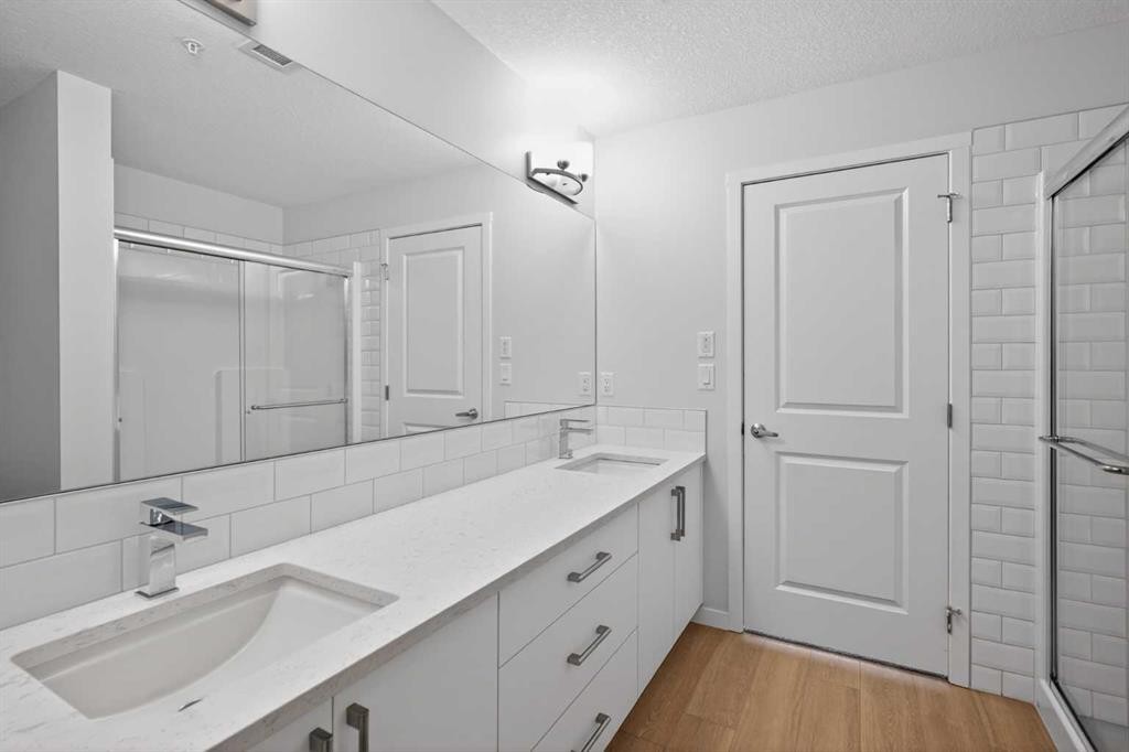 2403-33 Carringham Gate Nw, Calgary, AB