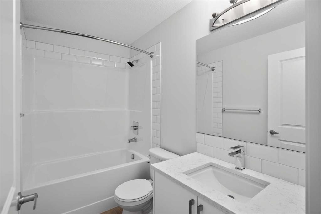 2403-33 Carringham Gate Nw, Calgary, AB