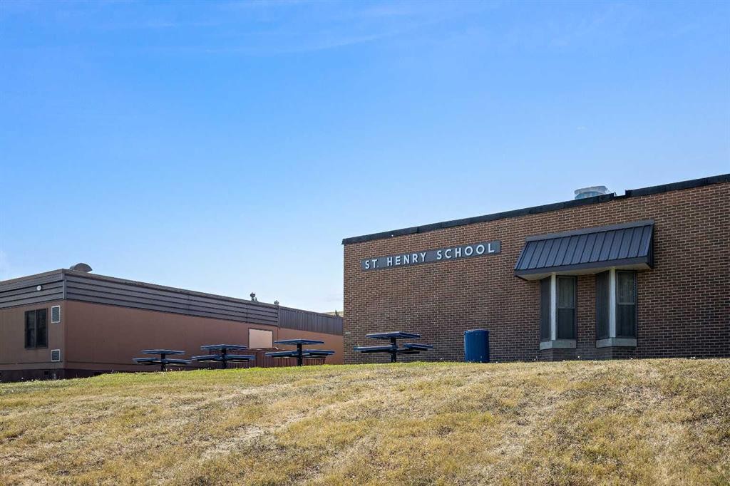 7035 Huntercrest Road Nw, Calgary, AB